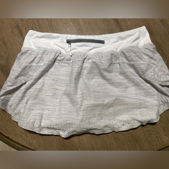 Lululemon Skort white and Grey size 4 - Picture 2 of 6